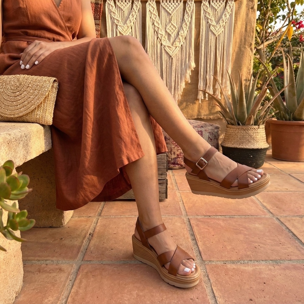 NWT Kayleen Cognac Brown Strappy Platform Wedge Sandals | 2" Heel Comfort Summer - Picture 3 of 6